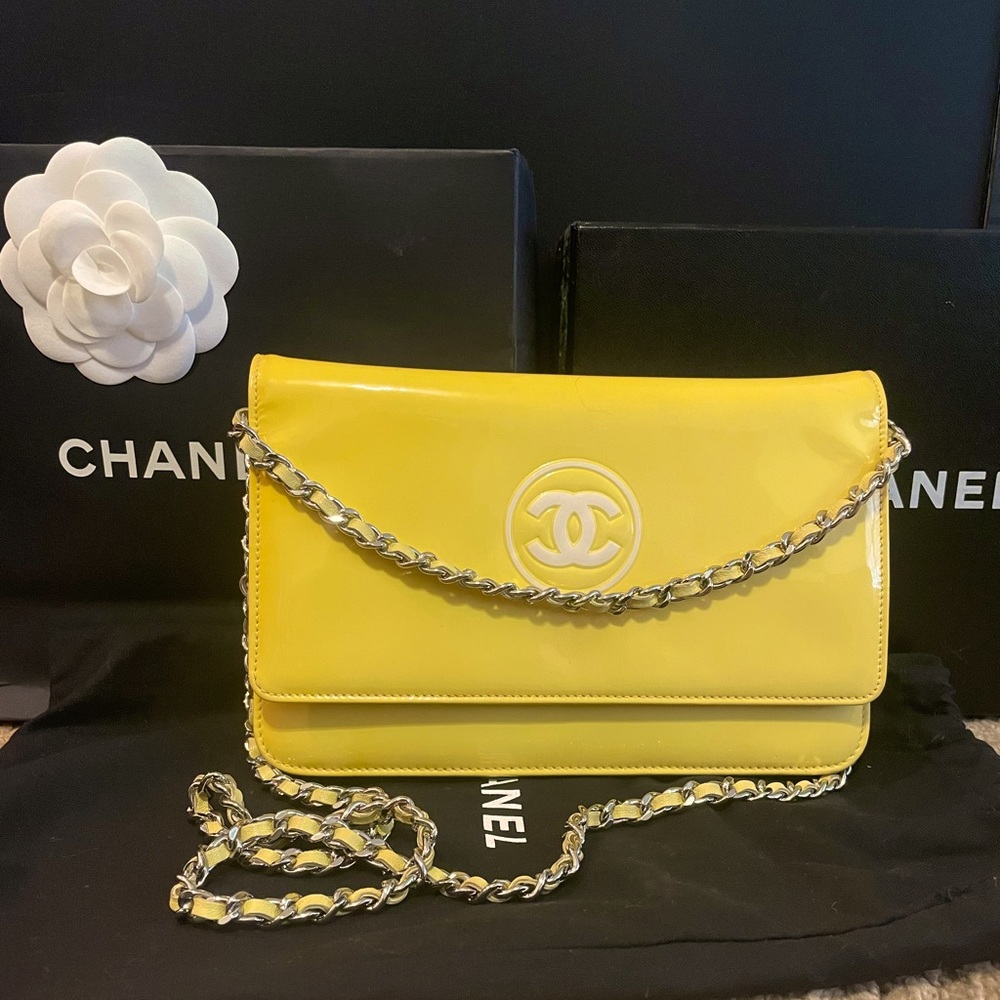 !!!!!SOLD!!!!Chanel Yellow Patent WOC